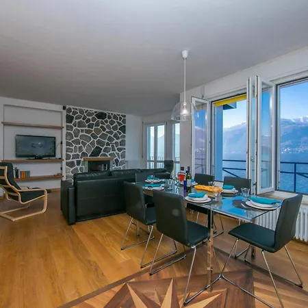 Villa Fronte Lago *