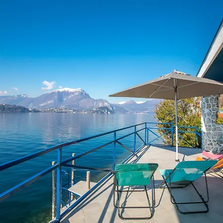 Fronte Lago Villa *